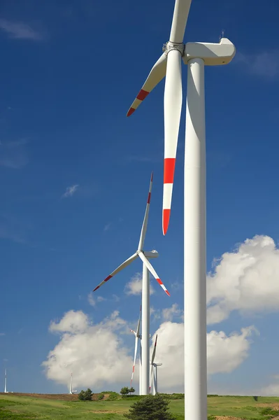 Větrná energie, bílý turbína — Stock fotografie