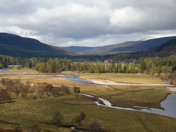 Área do rio Dee, a oeste de Braemar, Escócia . — Fotografia de Stock