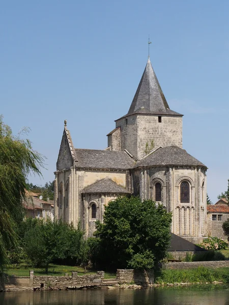 Jazeneuil 12. yüzyıl Romanesk kilise, Fransa — Stok fotoğraf