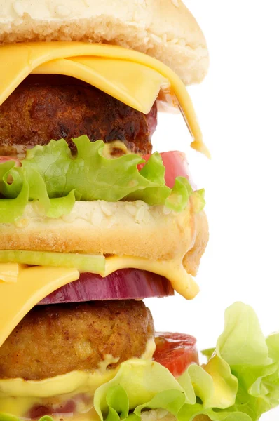 Grande doppio cheeseburger primo piano — Foto Stock