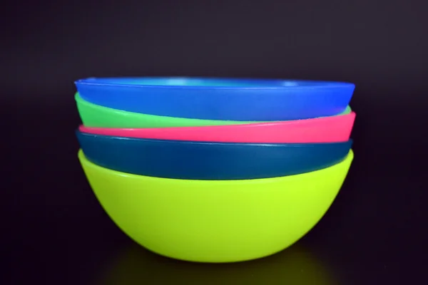 Färger av plast skålar — Stockfoto