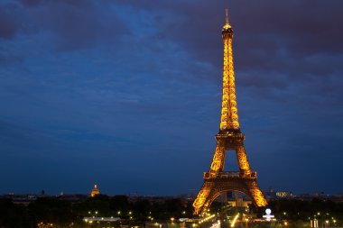 Eiffel Tower at night clipart