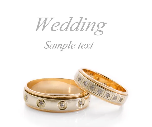 Anéis de casamento em um branco — Fotografia de Stock