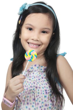 lolipop yiyen kız