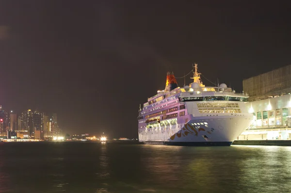 Kreuzfahrtschiff in Hongkong — Stockfoto