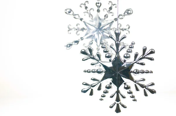 Gümüş ve cam Noel yıldızı asılı — Stok fotoğraf