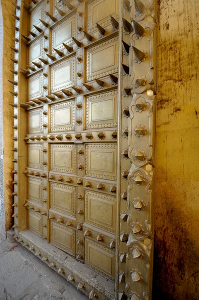 Spiky brass door — Stock Photo, Image