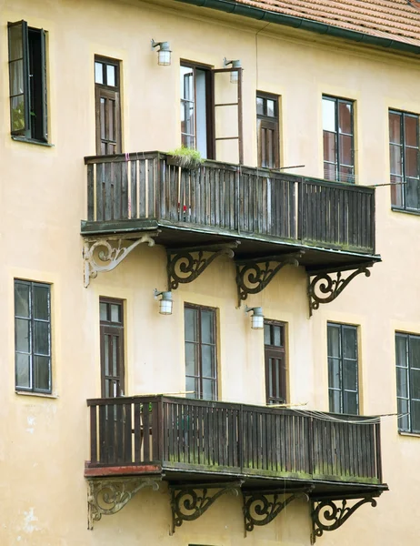 Fasáda s balkonem — Stock fotografie