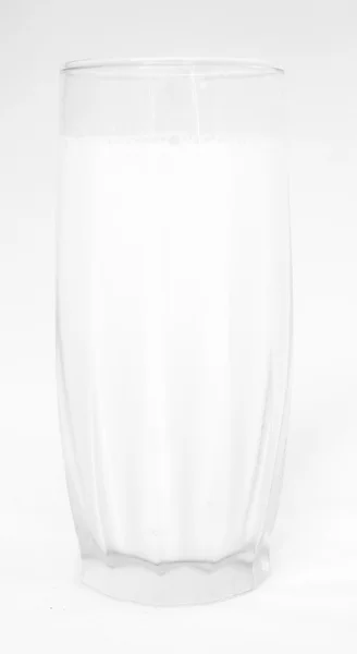 Vaso de leche fresca — Foto de Stock
