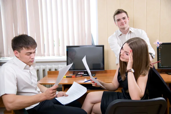 Gruppengeschäft in einem Meeting im Büro — Stockfoto
