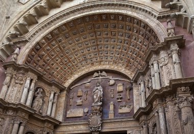 Palma katedral kapı