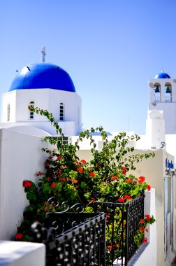 Santorini geleneksel beyaz ve mavi kilise thira, Yunanistan