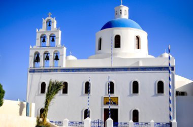 Santorini geleneksel beyaz ve mavi kilise oia, Yunanistan