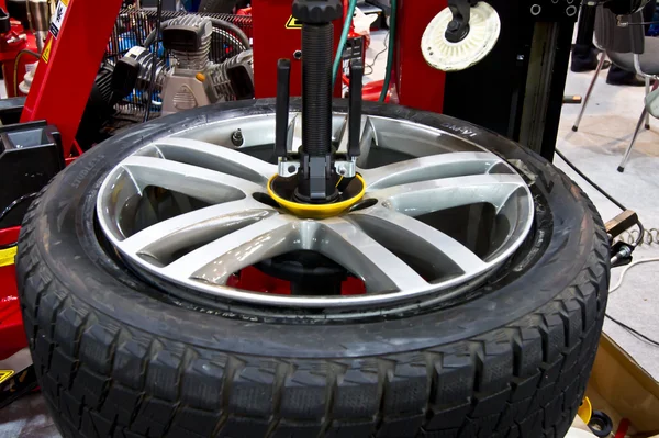 Máquina de neumáticos — Foto de Stock