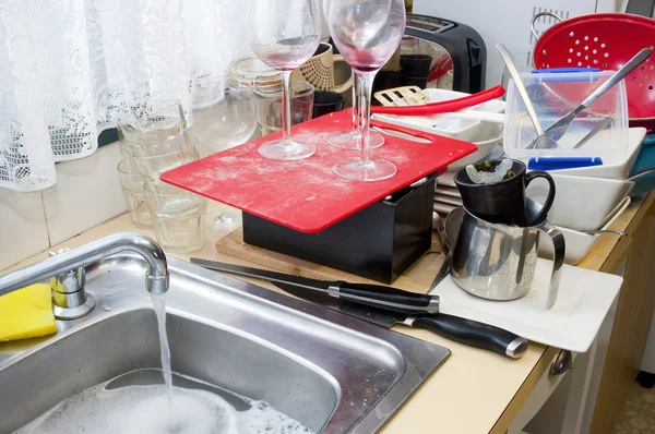 Limpeza de pratos — Fotografia de Stock