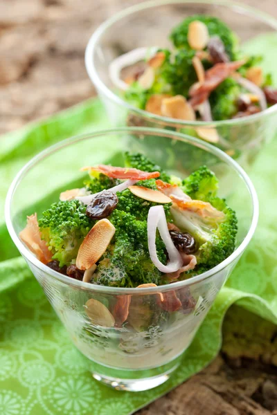 Brokoli salatası. — Stok fotoğraf