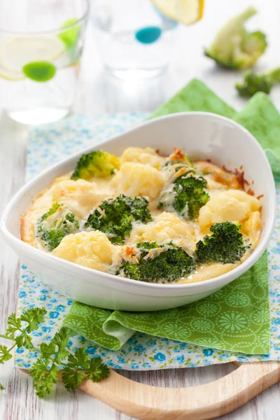 Broccoli and cauliflower gratin — Stock Photo, Image