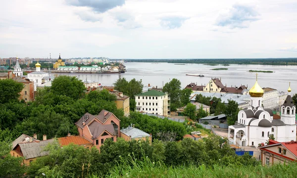 Június nyári panoráma Nyizsnyij Novgorod, Oroszország — Stock Fotó