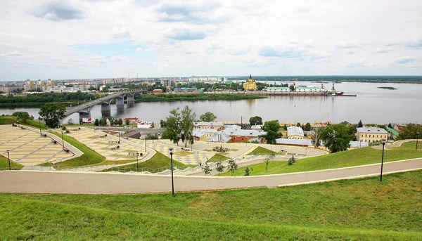 Belo dique no verão Nizhny Novgorod — Fotografia de Stock