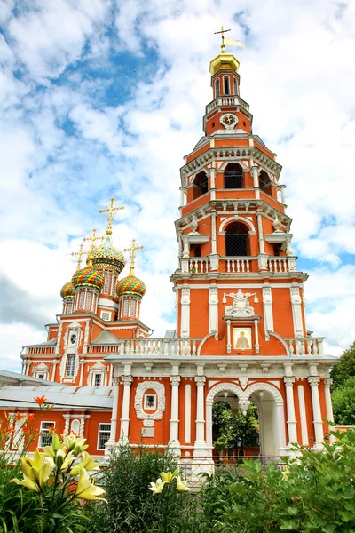 Iglesia Stroganov en flores Nizhny Novgorod —  Fotos de Stock