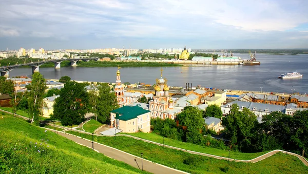 Nyizsnyij Novgorod panorámás városkép július reggel — Stock Fotó