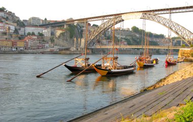 Panorama eski porto nehir duoro ve ünlü köprü ponte dom luis