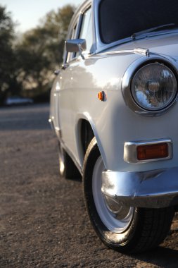 fragmento de un viejo coche