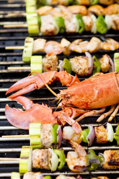 Lobster and Salmon Veggie Skewers — Stock Photo, Image