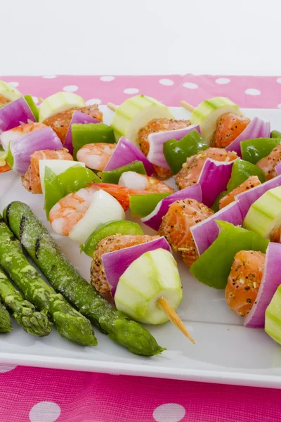 Seafood Skewers are Ready to go on the barbecue. — Stock Photo, Image