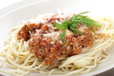 leziz spagetti bolognese parmesan peyniri ile