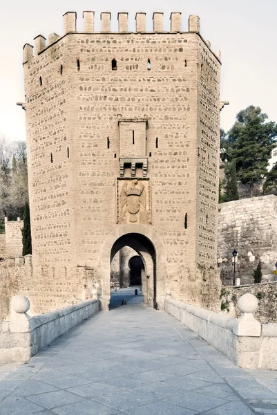 Πύργος της γέφυρας alcantara — Φωτογραφία Αρχείου