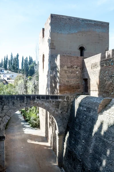 Puente en el castillo de la Alhambra —  Fotos de Stock