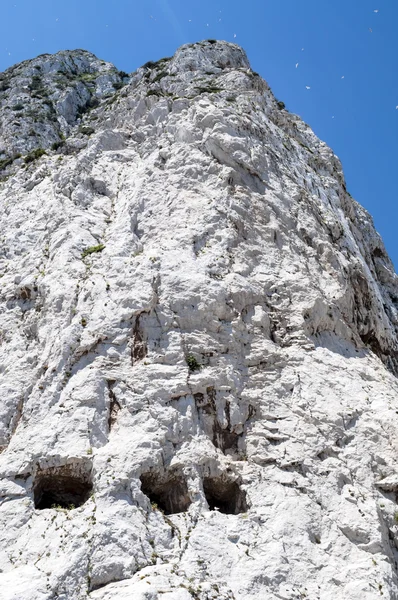 Cuevas en las montañas —  Fotos de Stock