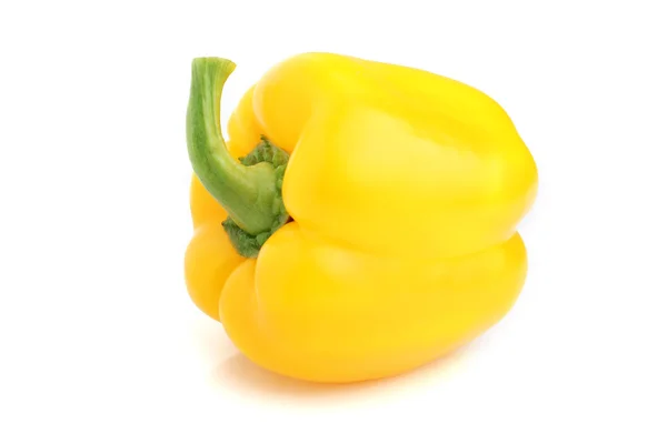 Pimentos amarelos doces em um fundo branco — Fotografia de Stock