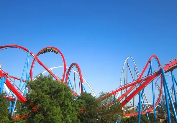 Czerwony roller coaster — Zdjęcie stockowe