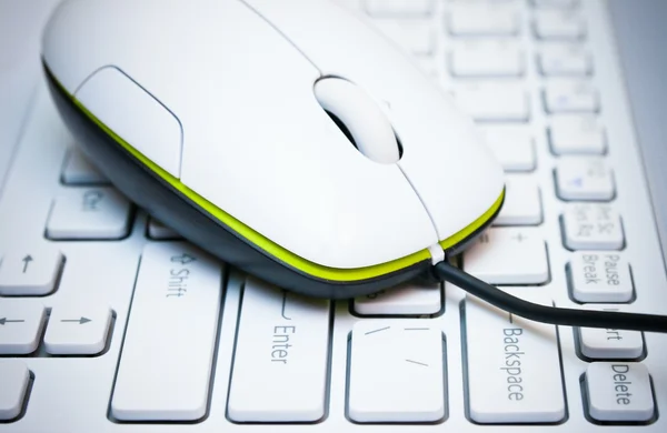 Computer mouse on the laptop — Stock Photo, Image