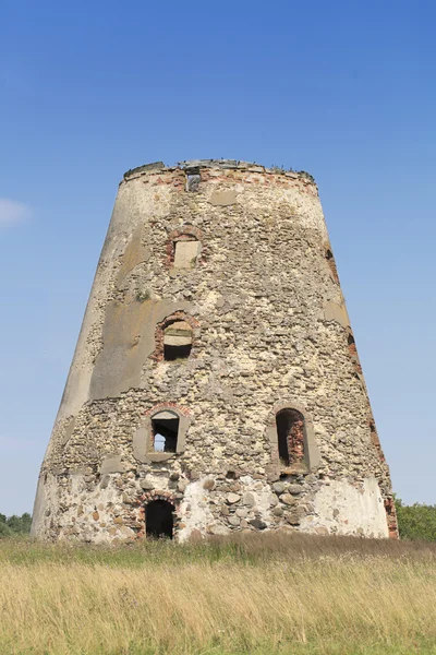 As velhas ruínas do moinho — Fotografia de Stock