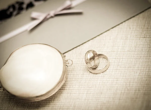 세피아 톤의 결혼 반지 — 스톡 사진