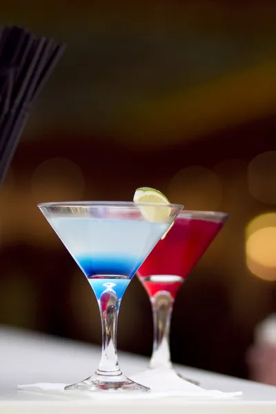 Kokteyl bar masa üzerinde — Stok fotoğraf