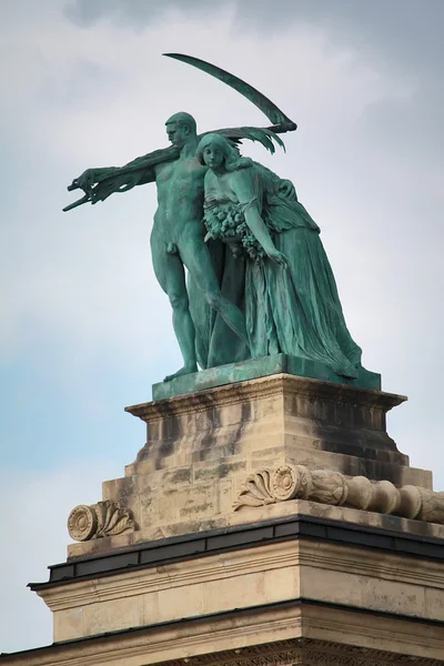 Socha z náměstí hrdina v Budapešti — Stock fotografie