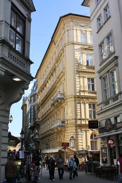 Berühmte Vaci Straße in Budapest — Stockfoto