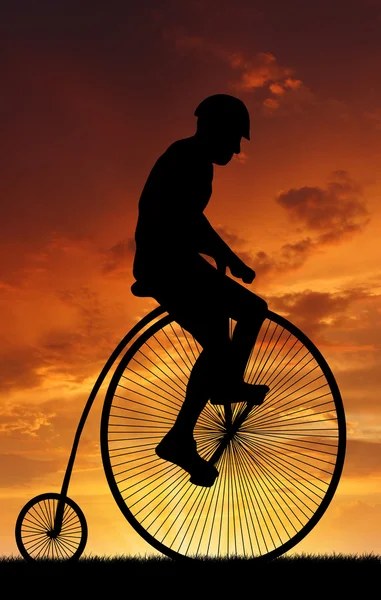 Ciclista di silhouette — Foto Stock