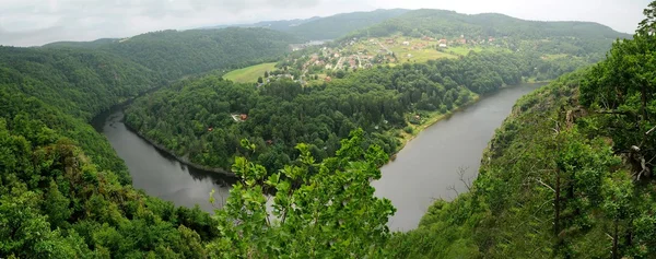 Panorama del río Moldava . — Foto de Stock