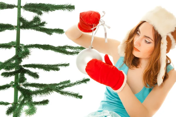 Γυναίκας χέρια σάλτσα χριστουγεννιάτικο δέντρο — Φωτογραφία Αρχείου