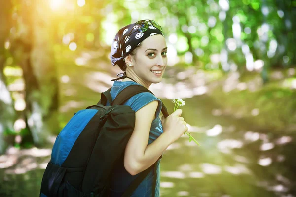 Woman hiking portrait in forest — Stock Photo, Image