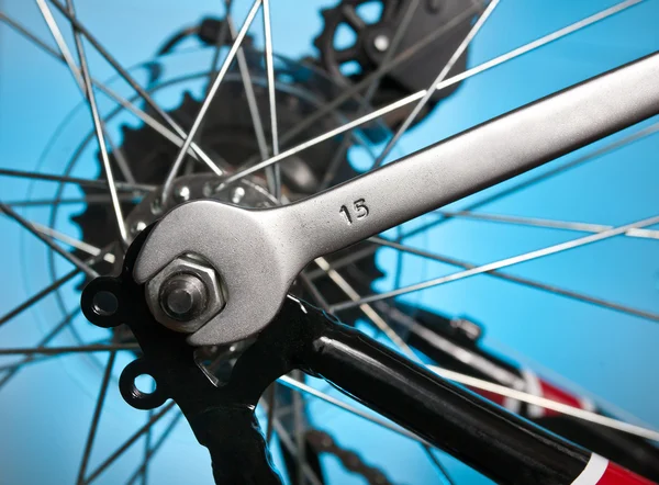 Reparação de bicicleta — Fotografia de Stock