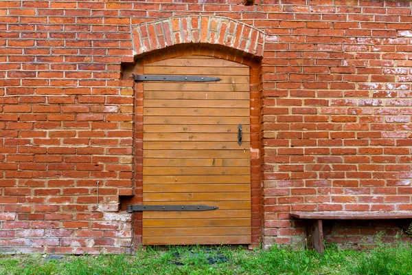 Dveře ve stěně — Stock fotografie