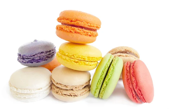 Auswahl an köstlichen französischen Macaron-Keksen und Keksen isol — Stockfoto