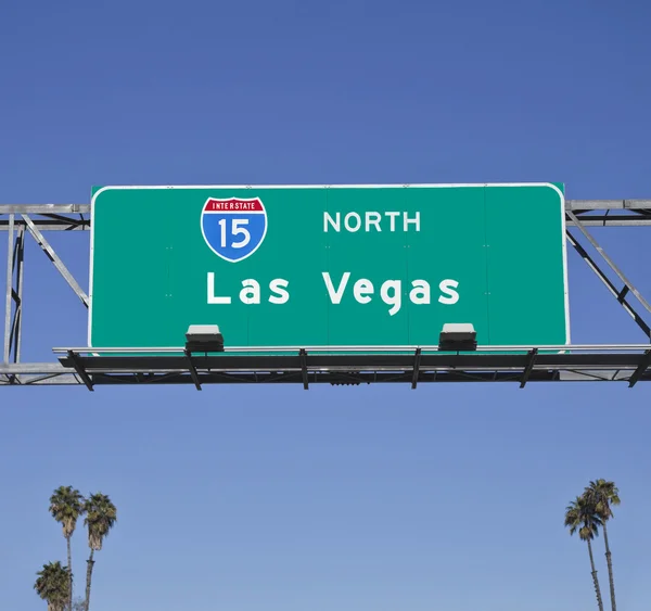 Las Vegas 15 Freeway Sign with Palms — Stock Photo, Image