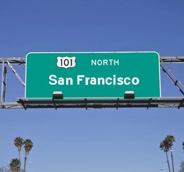 Σαν Φρανσίσκο 101 αυτοκινητόδρομο σημάδι με φοίνικες — Φωτογραφία Αρχείου